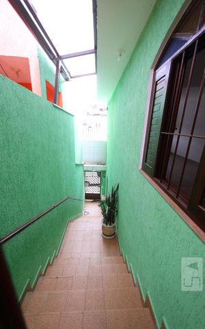 Casa para alugar com 300m², 3 quartos e 1 vagaLateral Casa