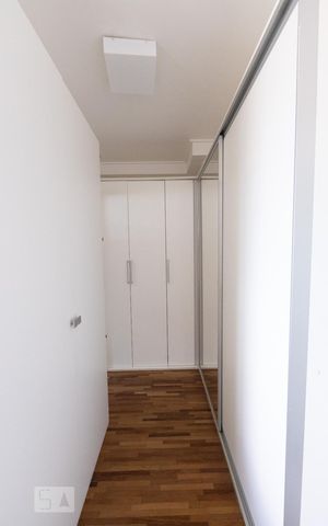 Apartamento para alugar com 164m², 4 quartos e 3 vagas Apartamento para alugar com 164m², 4 quartos e 3 vagasCloset Suite 2