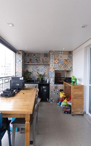 Apartamento para alugar com 164m², 4 quartos e 3 vagas Apartamento para alugar com 164m², 4 quartos e 3 vagasVaranda