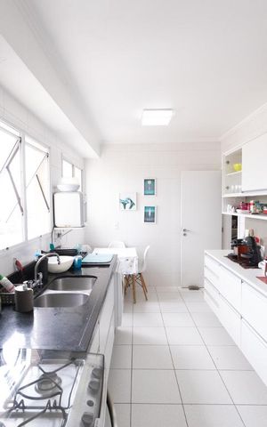 Apartamento para alugar com 164m², 4 quartos e 3 vagas Apartamento para alugar com 164m², 4 quartos e 3 vagasCozinha