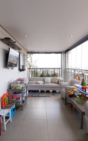 Apartamento para alugar com 164m², 4 quartos e 3 vagas Apartamento para alugar com 164m², 4 quartos e 3 vagasVaranda
