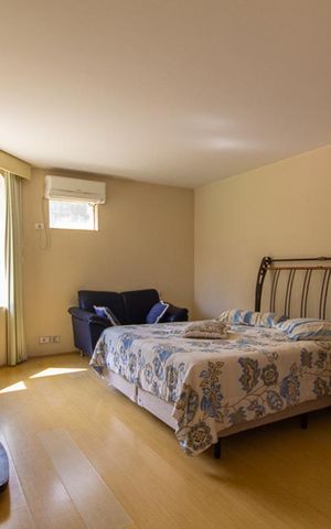 Casa à venda com 1600m², 6 quartos e 6 vagas Casa à venda com 1600m², 6 quartos e 6 vagasSuíte 1