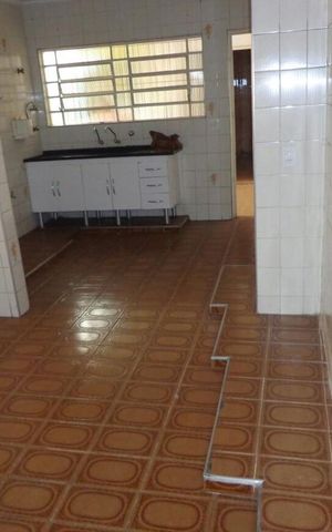 Casa à venda com 170m², 4 quartos e 2 vagas