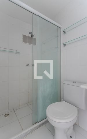 Apartamento para alugar com 48m², 2 quartos e 1 vaga Apartamento para alugar com 48m², 2 quartos e 1 vagaBanheiro