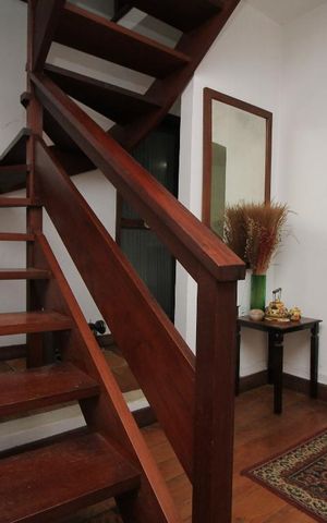Casa para alugar com 170m², 4 quartos e 2 vagasEscada