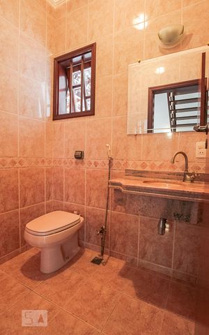 Casa à venda com 217m², 3 quartos e 2 vagas Casa à venda com 217m², 3 quartos e 2 vagasLavabo
