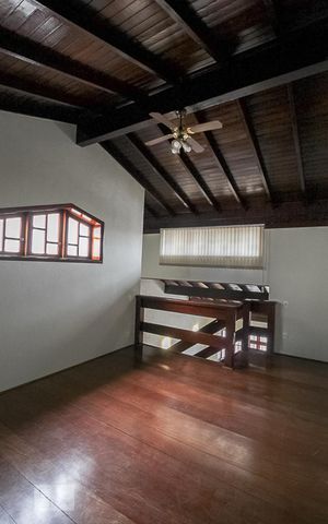 Casa à venda com 217m², 3 quartos e 2 vagas Casa à venda com 217m², 3 quartos e 2 vagasMezanino