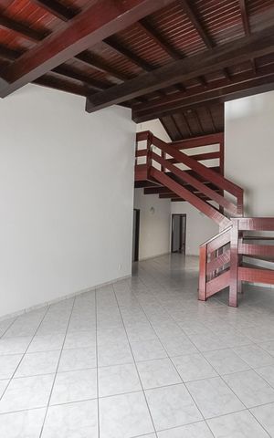 Casa à venda com 217m², 3 quartos e 2 vagas Casa à venda com 217m², 3 quartos e 2 vagasSala