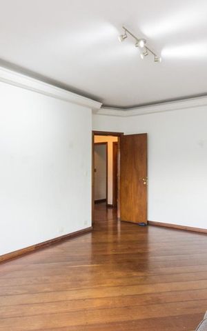 Casa para alugar com 180m², 3 quartos e 2 vagasSala