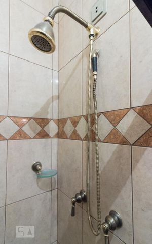 Casa para alugar com 180m², 3 quartos e 2 vagasBanheiro