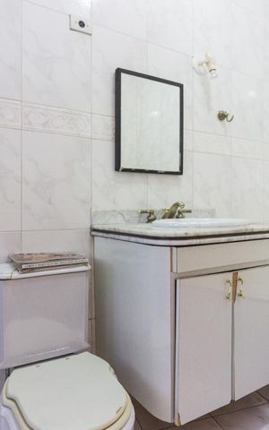 Casa para alugar com 180m², 3 quartos e 2 vagasBanheiro Suite