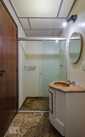 Apartamento à venda com 140m², 4 quartos e 3 vagasBanheiro da Suíte
