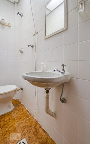 Apartamento à venda com 140m², 4 quartos e 3 vagasBanheiro de Serviço