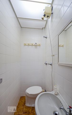 Apartamento à venda com 140m², 4 quartos e 3 vagasBanheiro de Serviço