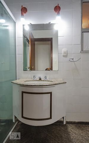 Apartamento à venda com 140m², 4 quartos e 3 vagasBanheiro Social
