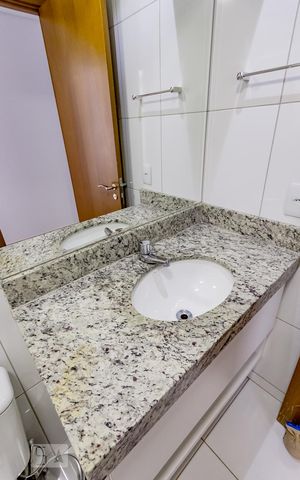 Apartamento à venda com 65m², 2 quartos e 1 vaga Apartamento à venda com 65m², 2 quartos e 1 vagaBanheiro social