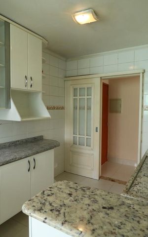 Apartamento à venda com 76m², 3 quartos e 1 vagaCozinha - Armários
