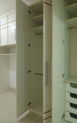 Apartamento à venda com 76m², 3 quartos e 1 vagaSuite - Armários