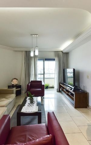 Apartamento à venda com 132m², 3 quartos e 3 vagas Apartamento à venda com 132m², 3 quartos e 3 vagasSala