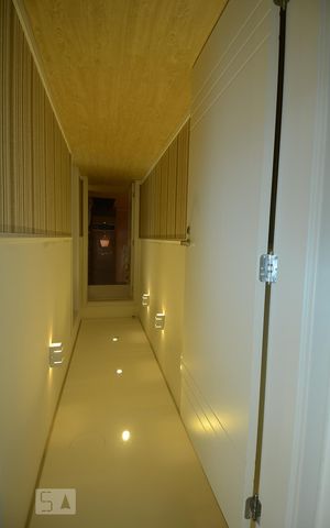 Apartamento à venda com 128m², 2 quartos e 2 vagasCorredor