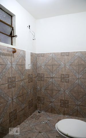 Casa de condomínio para alugar com 32m², 1 quarto e sem vagaBanheiro