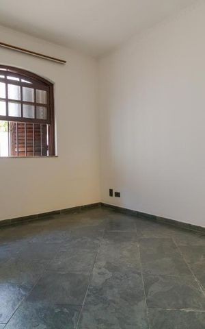 Casa à venda com 250m², 4 quartos e 4 vagas Casa à venda com 250m², 4 quartos e 4 vagasSuíte 02