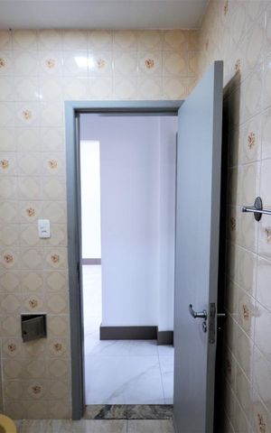Apartamento para alugar com 85m², 2 quartos e sem vagaBanheiro