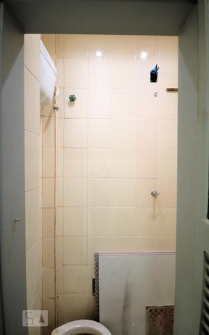 Apartamento para alugar com 85m², 2 quartos e sem vagaBanheiro de Serviço