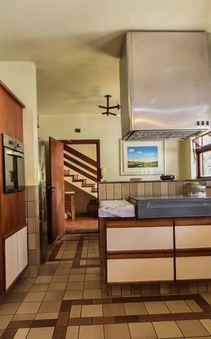 Casa para alugar com 680m², 5 quartos e 4 vagas Casa para alugar com 680m², 5 quartos e 4 vagasCozinha