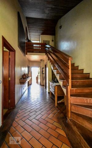 Casa para alugar com 680m², 5 quartos e 4 vagas Casa para alugar com 680m², 5 quartos e 4 vagasEntrada Social