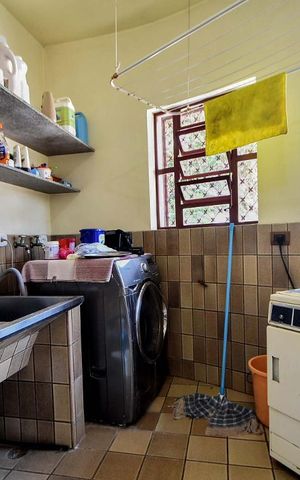 Casa para alugar com 680m², 5 quartos e 4 vagas Casa para alugar com 680m², 5 quartos e 4 vagasLavanderia