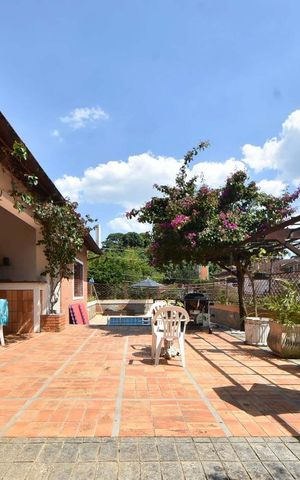 Casa para alugar com 680m², 5 quartos e 4 vagas Casa para alugar com 680m², 5 quartos e 4 vagasÁrea Externa