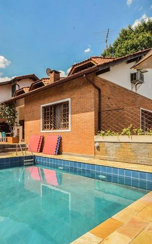Casa para alugar com 680m², 5 quartos e 4 vagas Casa para alugar com 680m², 5 quartos e 4 vagasCasa com Piscina