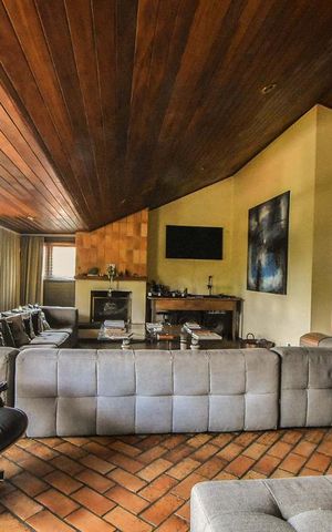 Casa para alugar com 680m², 5 quartos e 4 vagas Casa para alugar com 680m², 5 quartos e 4 vagasSuíte