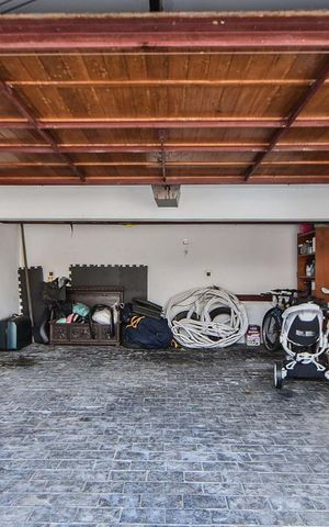 Casa para alugar com 680m², 5 quartos e 4 vagas Casa para alugar com 680m², 5 quartos e 4 vagasGaragem