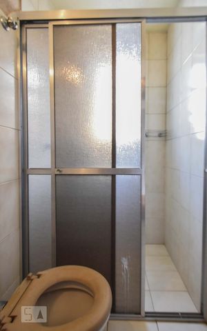 Casa para alugar com 680m², 5 quartos e 4 vagas Casa para alugar com 680m², 5 quartos e 4 vagasBanheiro 04