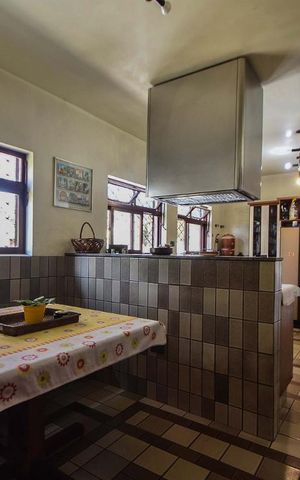 Casa para alugar com 680m², 5 quartos e 4 vagas Casa para alugar com 680m², 5 quartos e 4 vagasCopa