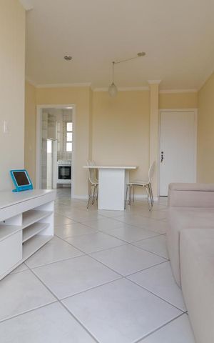 Apartamento à venda com 70m², 2 quartos e 1 vaga Apartamento à venda com 70m², 2 quartos e 1 vagaSala