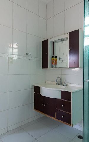 Casa à venda com 160m², 5 quartos e 4 vagasBanheiro quarto 1 suíte