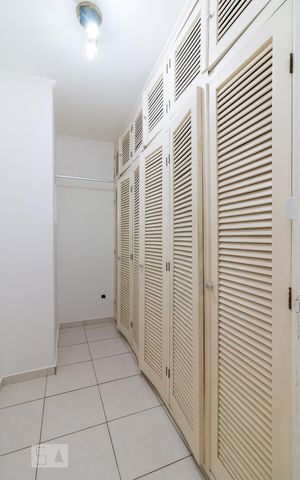 Casa à venda com 160m², 5 quartos e 4 vagasCloset