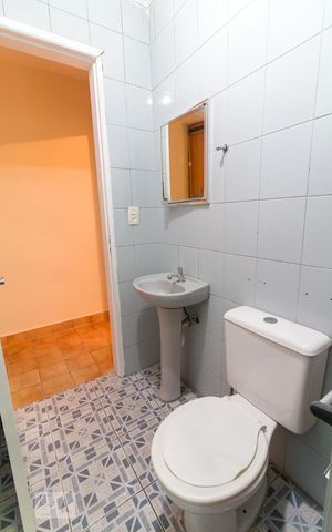 Casa à venda com 160m², 5 quartos e 4 vagasEdícula - banheiro