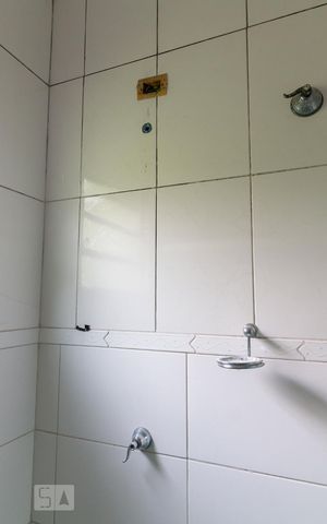 Casa à venda com 160m², 5 quartos e 4 vagasBanheiro quarto 1 suíte