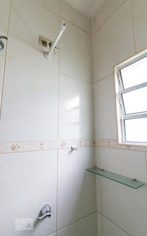 Casa à venda com 160m², 5 quartos e 4 vagasBanheiro quarto 3 suíte