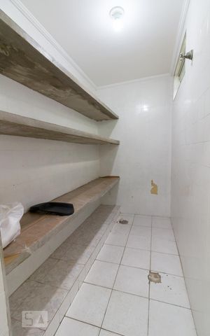 Casa à venda com 160m², 5 quartos e 4 vagasDespensa