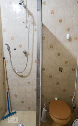 Casa para alugar com 500m², 4 quartos e 3 vagas Casa para alugar com 500m², 4 quartos e 3 vagasCasa 2 - Banheiro 2