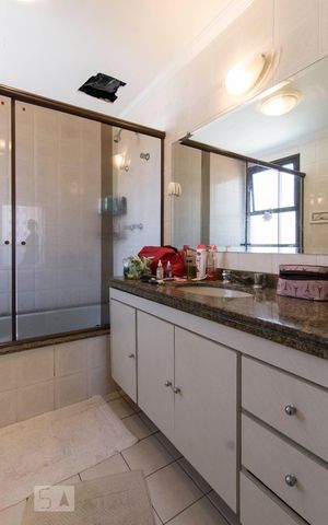 Apartamento para alugar com 225m², 4 quartos e 3 vagasBanheiro Suíte 3
