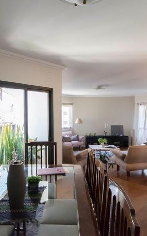 Apartamento para alugar com 225m², 4 quartos e 3 vagasSala