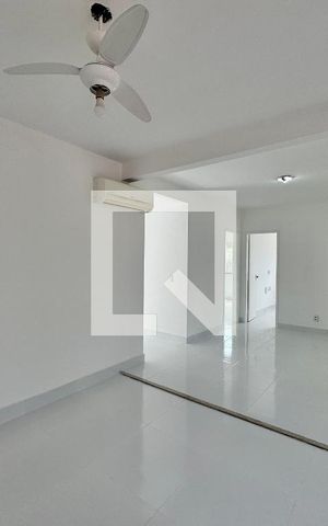 Apartamento à venda com 150m², 3 quartos e sem vaga Apartamento à venda com 150m², 3 quartos e sem vagaSala