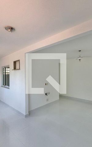 Apartamento à venda com 150m², 3 quartos e sem vaga Apartamento à venda com 150m², 3 quartos e sem vagaCozinha e Área de Serviço