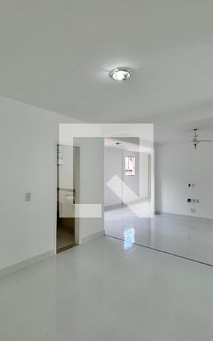 Apartamento à venda com 150m², 3 quartos e sem vaga Apartamento à venda com 150m², 3 quartos e sem vagaSala